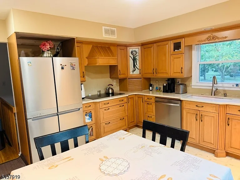 7 Doremus Dr — Photo 9