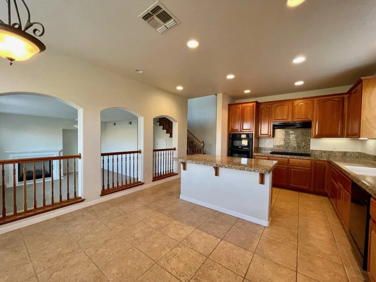 kitchen to family room - 3321 Oselot Way