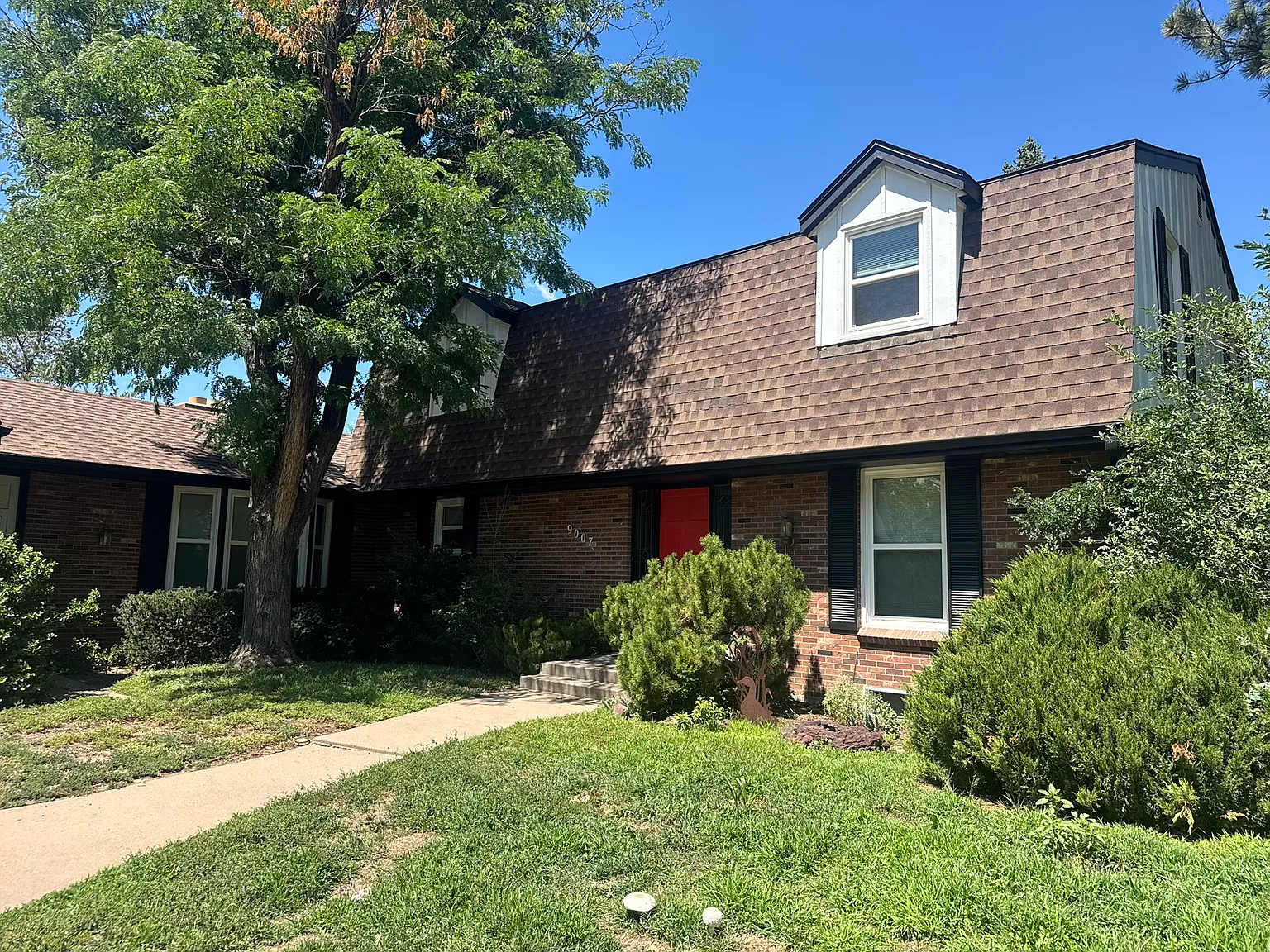 5 bed, 4424 sqft, $4,200 — Photo 2