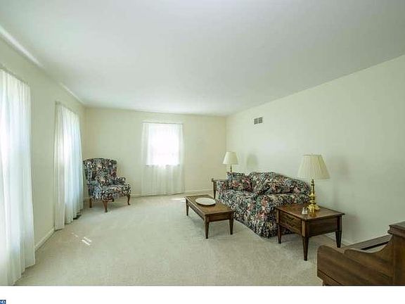 3rd image of 332 Delaplane Ave