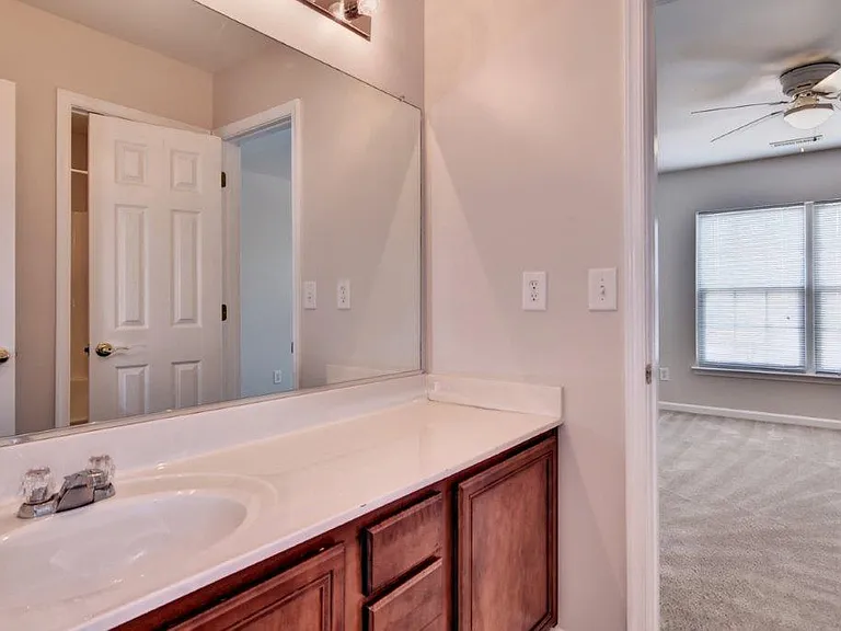 4559 Beacon Hill Dr — Photo 22