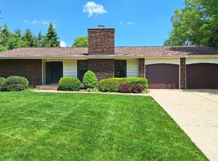 410 Breezewood Cir, Wadsworth, OH 44281