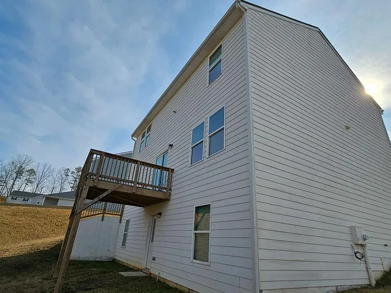 504 Pemberton St — Photo 4