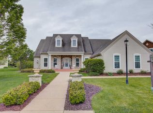 1766 River Lakes Rd N, Oconomowoc, WI 53066