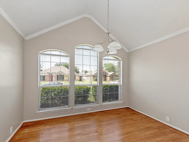 10613 Brandenberg Dr — Photo 5