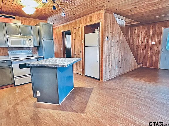 4th image of 318 Lakeview Dr