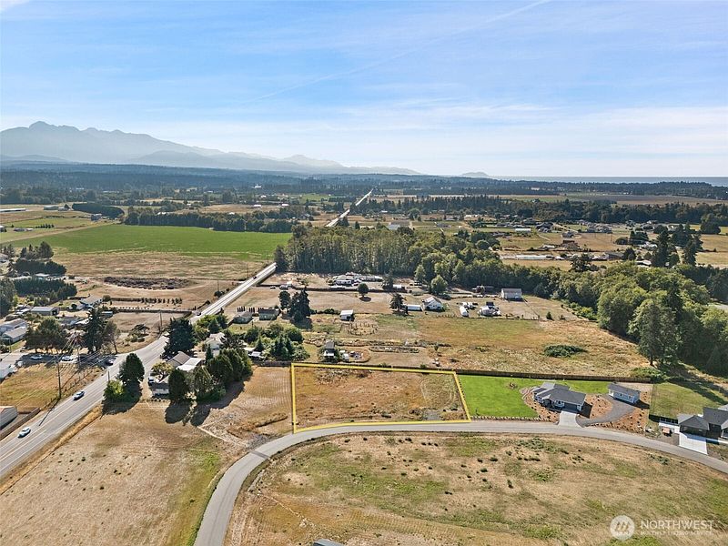 3rd image of 151 Lange Lane