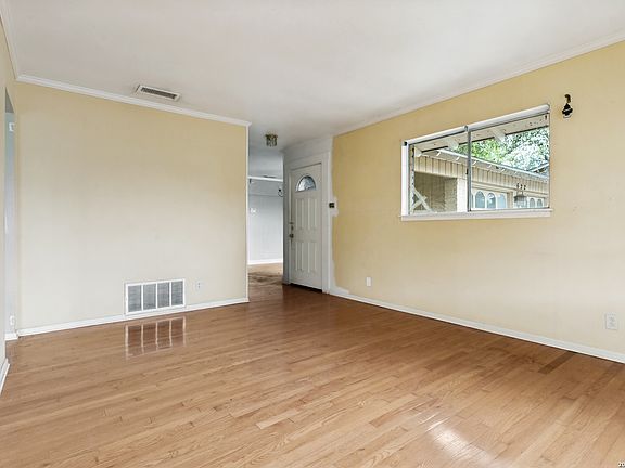 5th image of 622 TRAFALGAR RD