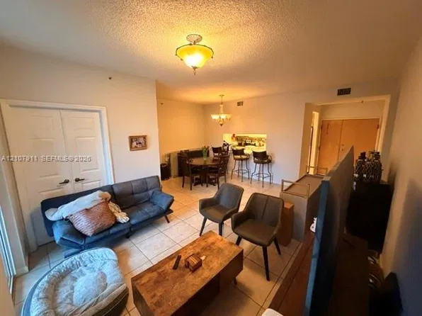 9755 NW 52nd St APT 218, Doral, FL 33178