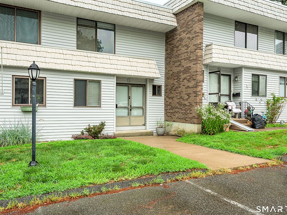 1st image of 21 Pine Court #21