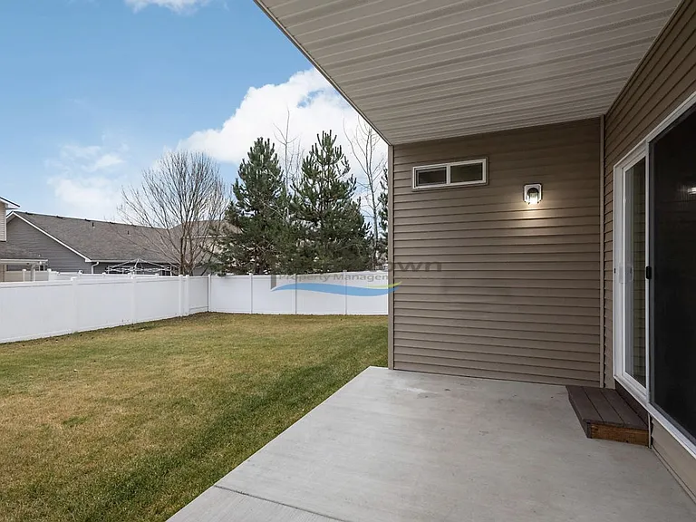 7346 N Carrington Ln — Photo 23