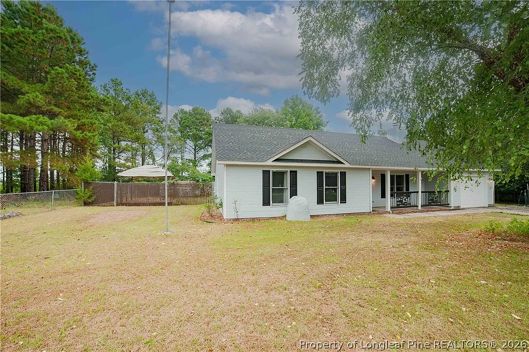3 bed, 2.0 bath, 1415 sqft, $1,650 — Photo 3