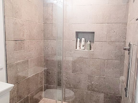 1st Floor shower