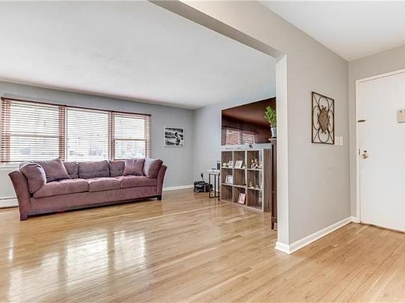 2nd image of 6 Lenox Ct APT 710