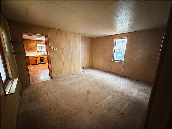 4th image of 408 Simms St