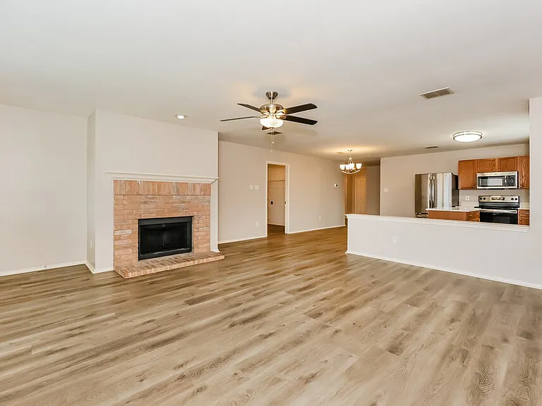 2217 Midbury Dr — Photo 4