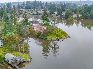 2898 Glenwood Ave, Saanich, BC V9A 2S2