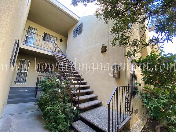 3rd image of 10974 Rose Ave APT 5