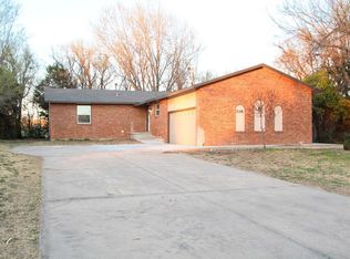 316 Sherman Dr, Newton, KS 67114