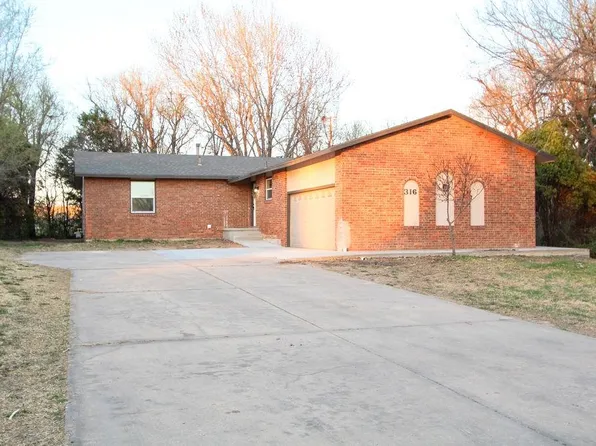 316 Sherman Dr, Newton, KS 67114