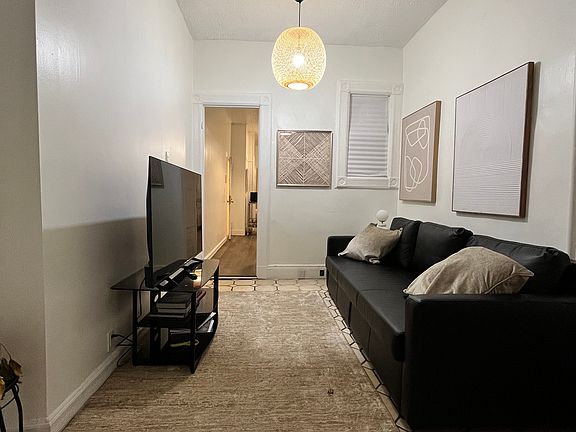 4th image of 552 11th St APT 1R