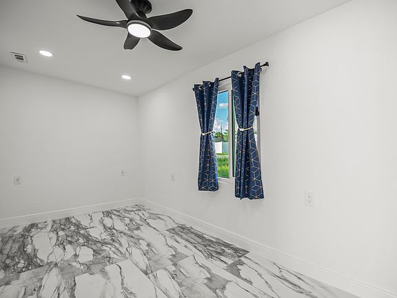 3rd image of 4764 Argonaut Rd