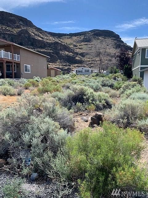 2nd image of 565 Hunter Ave SW