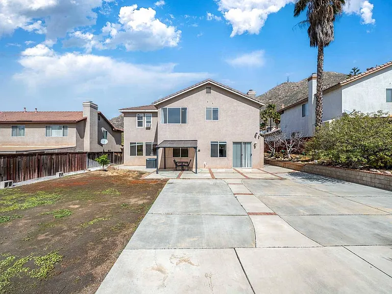 21585 Del Amo St — Photo 44