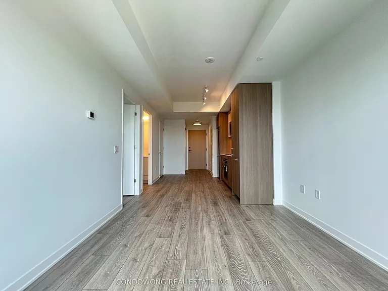 10 Oak St #1902 — Photo 3