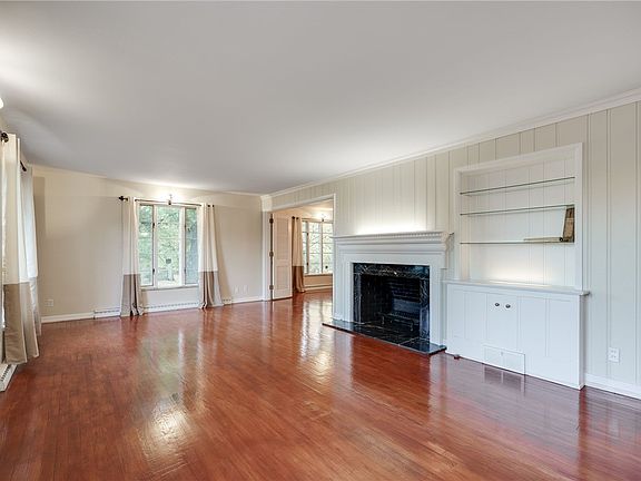 3rd image of 4252 Philadelphia Dr