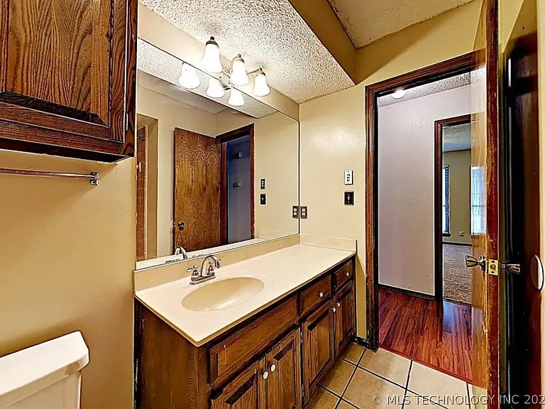 3306 S 144th East Pl — Photo 11