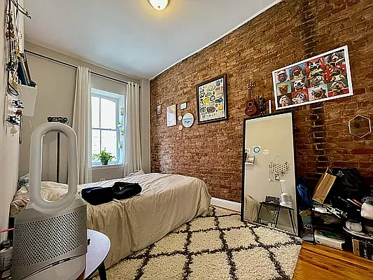 Rented by Douglas Elliman | media 22