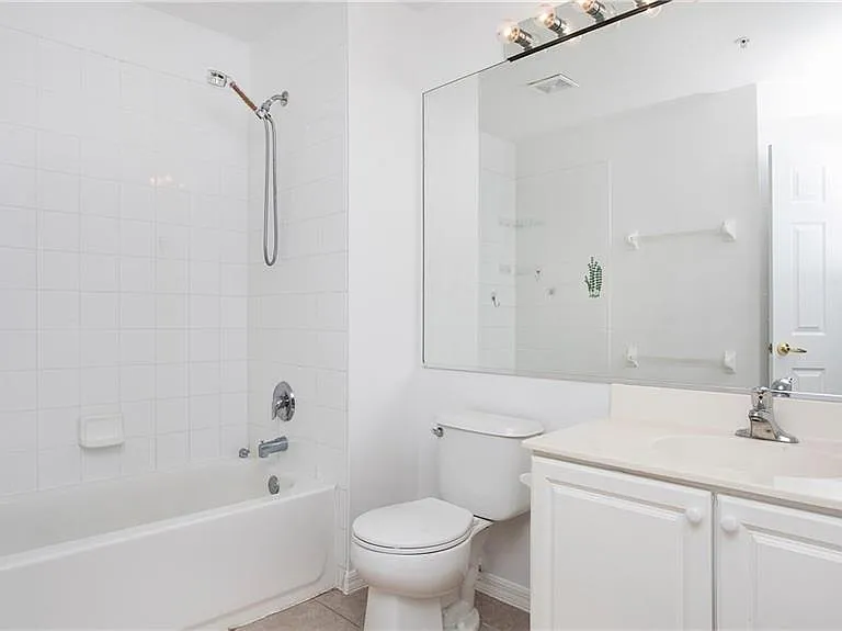 880 Hampton Cir — Photo 27