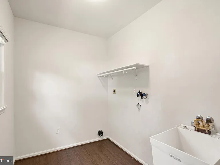 8902 Huxley Ct — Photo 12