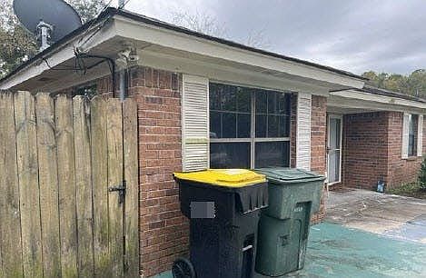2nd image of 1917 Arcadian St