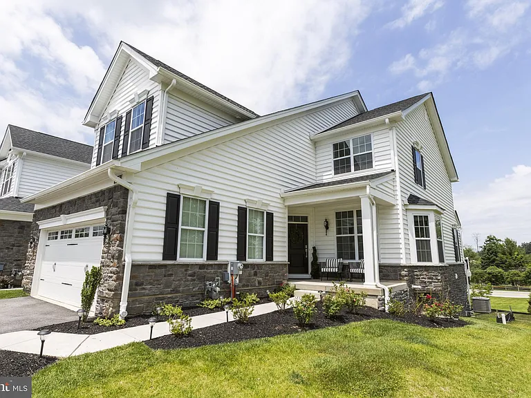 3701 Parris Blvd — Photo 3