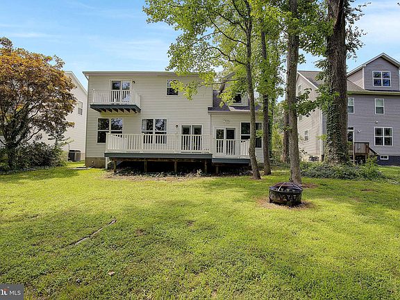 3rd image of 3592 Loch Haven Dr