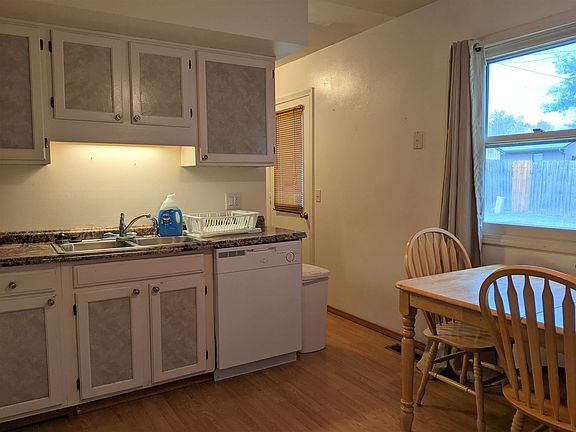4th image of 510 Woodcreek Dr