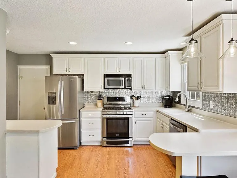8816 Knollwood Dr — Photo 9