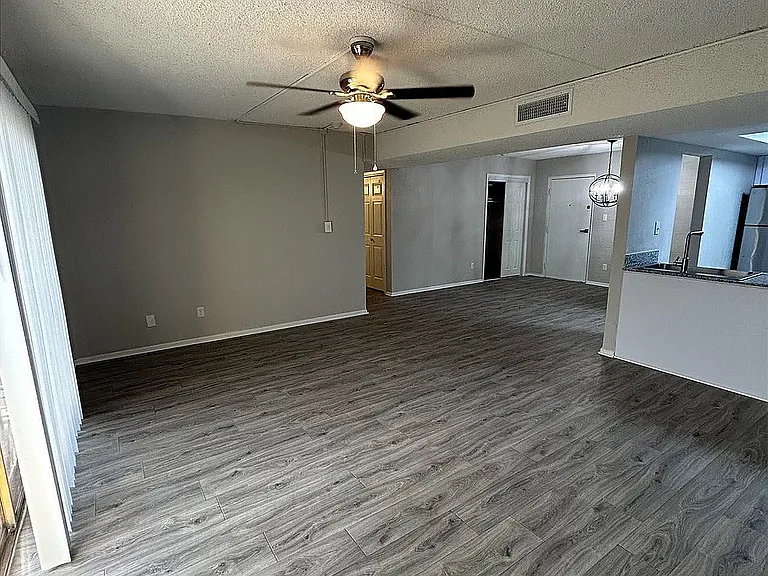 Living_Room_2_195812