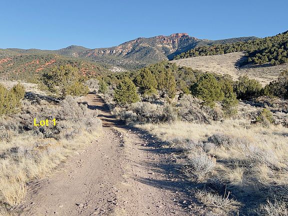 3rd image of 1 Parowan Foothills