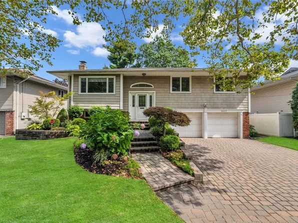 1027 Dartmouth Lane, Woodmere, NY 11598