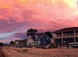 798 Edgemere Dr, Rochester, NY 14612