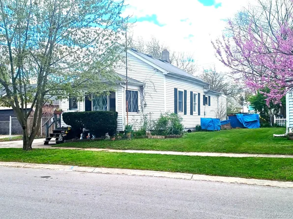 1116 Bancroft St, Port Huron, MI 48060