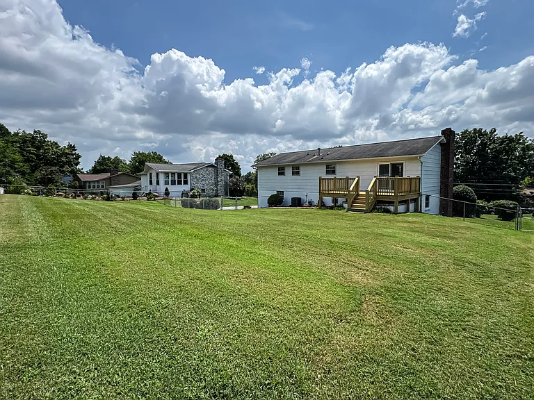 9521 Mobile Dr — Photo 52