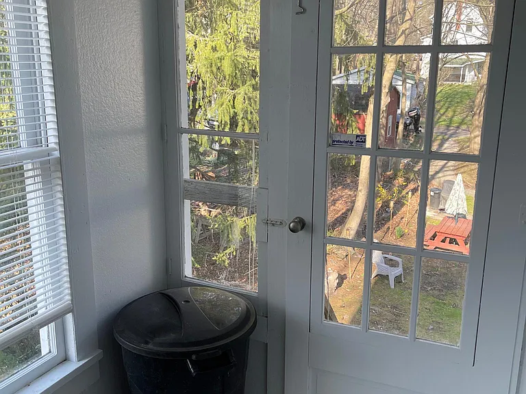 230 Braeside Ave #2 — Photo 8