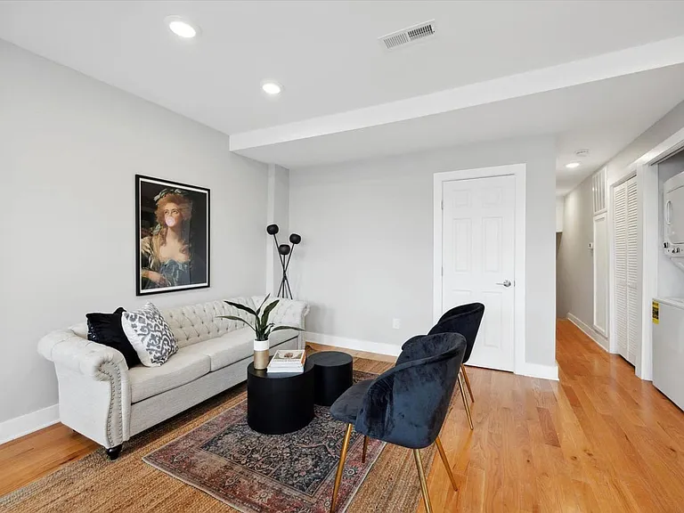 2827 W Girard Avenue — Photo 6