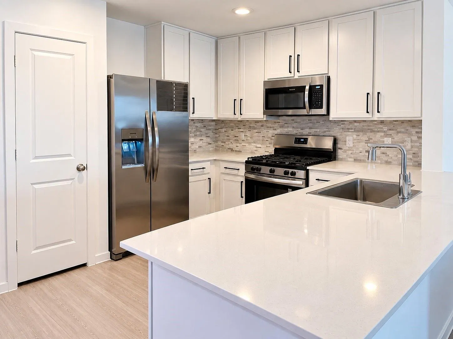4 bed, 2.5 bath, 1952 sqft, $2,590 — Photo 2