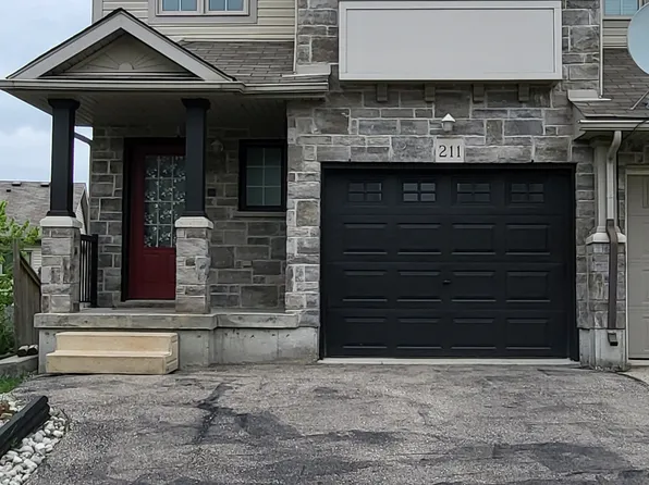 211 Templewood Dr, Kitchener, ON N2R 0A3
