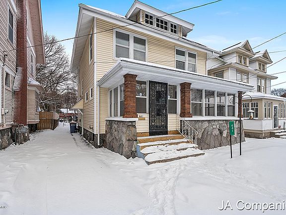 2nd image of 641 Fuller Ave SE